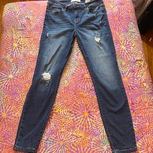 🌻NWOT Eunina Jeans Distressed Mid rise ankle 🌻